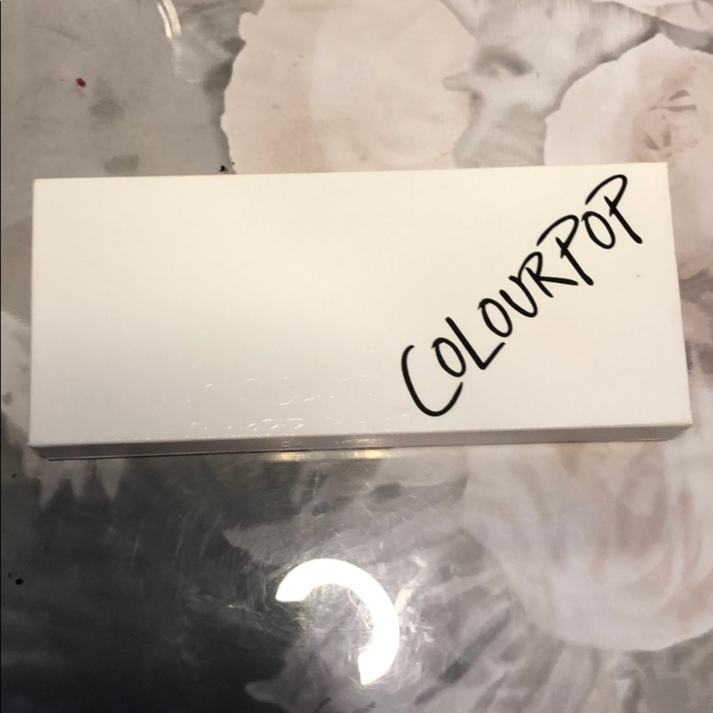 Iluvsarahii x Coloupop $aucey palette